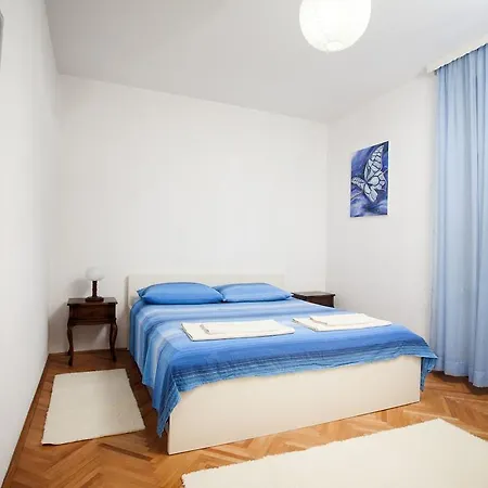 Chapo Apartment *