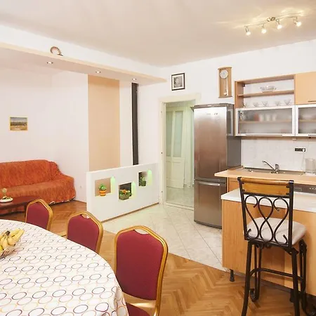 Apartment Chapo