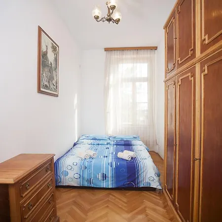 Chapo Apartment *