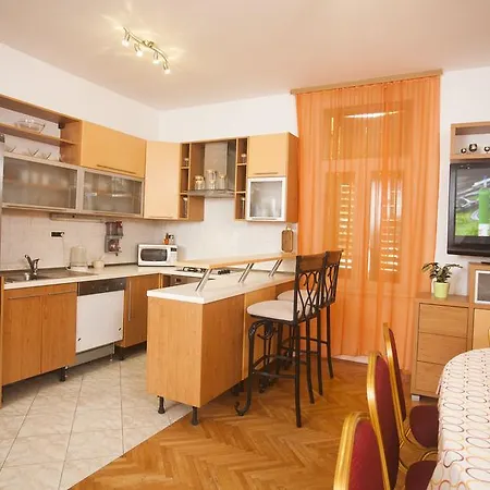 Chapo Apartment Dugi Rat